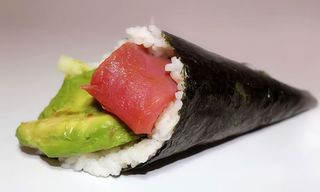 121-Temaki Atún(1 Ud.)