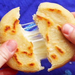 Arepa con Queso