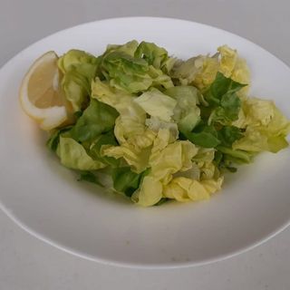 Salată verde cu lămâie