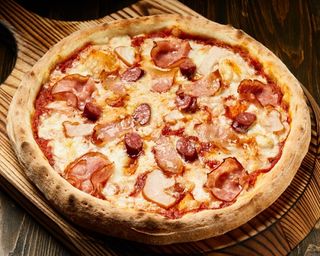 Піца В М'ясний мікс (690 г)