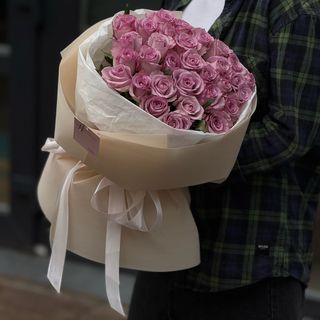 31 троянда в упакуванні 