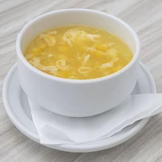 14. Sopa de maíz y pollo