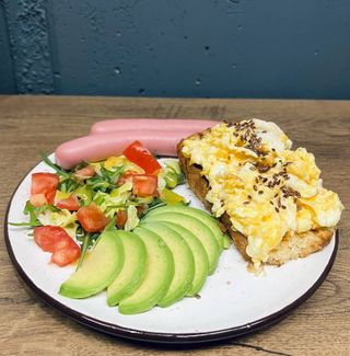 Французький тост зі скремблом