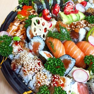 Sushi Box 50 pezzi mix