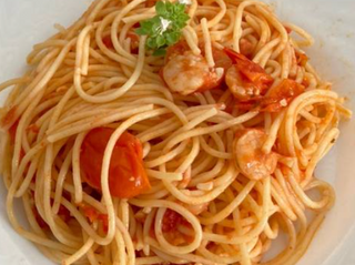 25. Salsa De Gambas Y Tomates Cherry