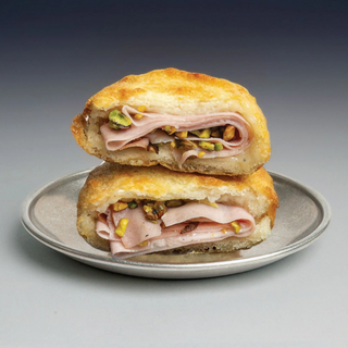 Mozzarella in Carrozza de Mortadella — 1 un.