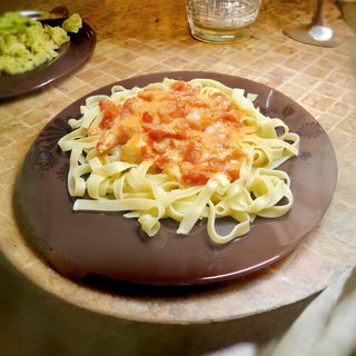 Паста с соусом из тигровых креветок