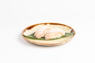 Nigiri di ricciola flambe'
