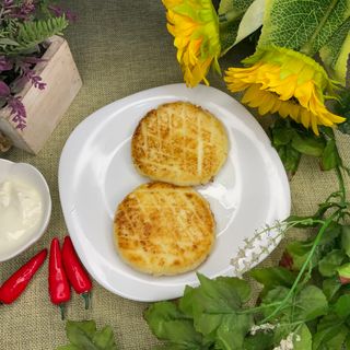 Сырники со сметаной (2 шт.)