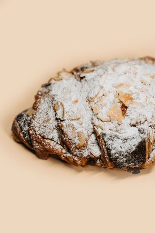 Круасан шоколадний з мигдалем (170г)