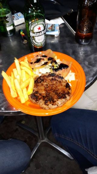 Hamburger di scottona 200 g al piatto