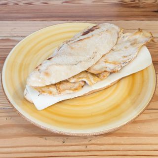 Bocata de pollo y queso