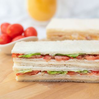 8 Sándwiches de miga (para 4 personas)