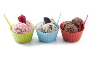 Coppa con cioccolato e nocciola