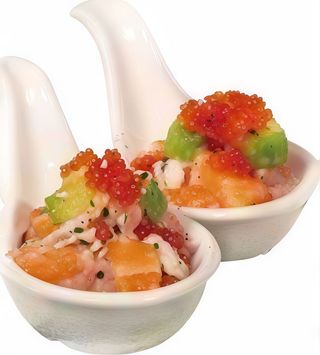 Tartar Poke De Salmón Aguacate, Queso Y Tobiko (2 Uds.)