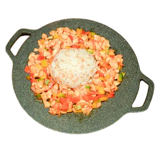 Обжаренная курица на сковороде