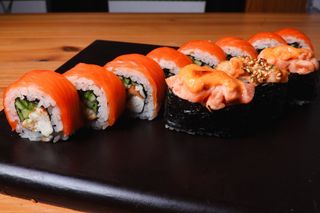 Сет "Филадельфия" (11 шт.) + картофель в подарок 