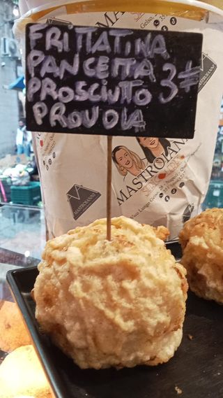 Frittatina pancetta, prosciutto e provola