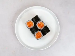 Hosomaki z łososiem (185g)