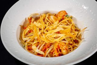 517 Ramen con gamberi e verdure