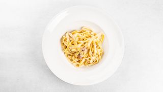 Pasta sa piletinom i pesto sosom