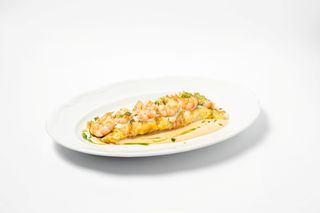 Омлет с креветками и соусом биск