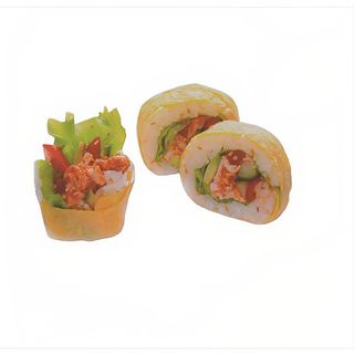 Egg maki de pollo tempura con tomate, pepino y aguacate (8 piezas)