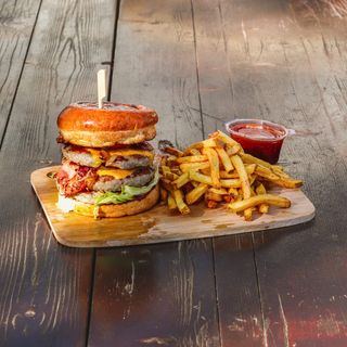 Троен конски бургер