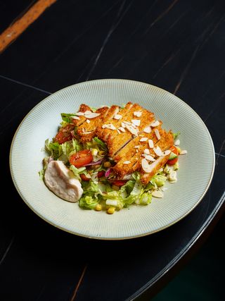 Salata crocanta cu pui 350 gr 