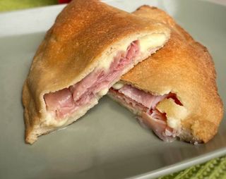 Panzerotto con prosciutto cotto