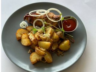 Шашлик курячий + картопля по селянськи.