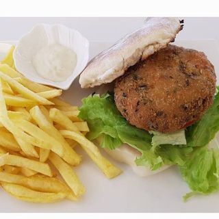 Hambúrguer de Alheira com Queijo das Marinhas