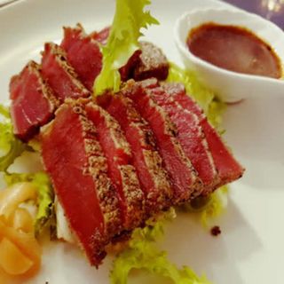 Sashimi Tataki De Atún (8 Uds.)