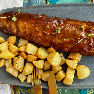 Costillar a la barbacoa