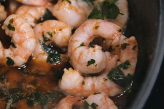 82. Gambas con salsa de picante