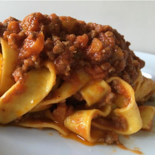 Tagliatelle Hechas A Mano A La Boloñesa