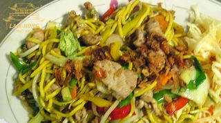 Makaron po kantońsku z wieprzowiną