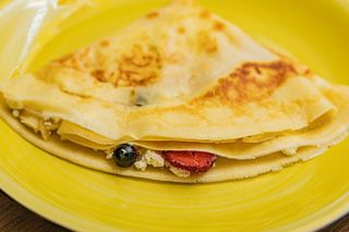 With cottage cheese + fruits/ხაჭოთი და ხილით/Блин с творогом и фруктами