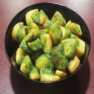 Patatas con ajo y cilantro