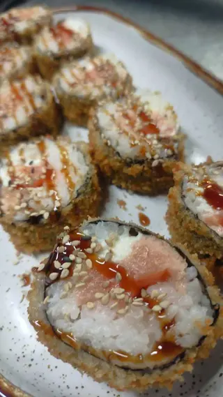 Hot Philadelphia Sushi (8 Pzs.)