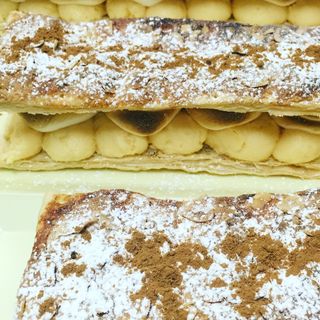 Panchineta De Crema Con Nata Y Chocolate