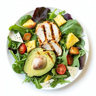 Ensalada De Aguacate Con Pollo A La Plancha