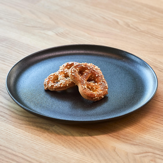 Covrigei cu brânză, chimen și susan (100 gr)