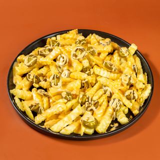 ფრი ყველის სოუსით და ჰალაპენიოთი