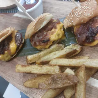 Tabla de Mini Hamburguesas Angus (3 Unidades)