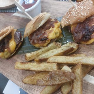 Tabla de Mini Hamburguesas Angus (3 Unidades)