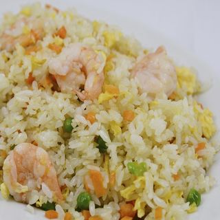 Arroz frito con gambas
