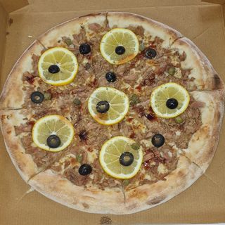 სამარხვო პიცა თინუსით (8 ნაჭრიანი)