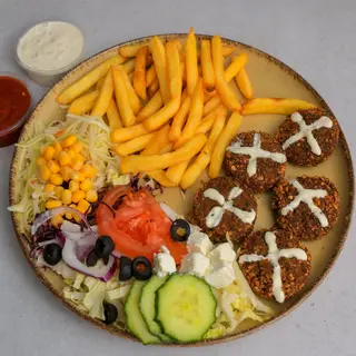 Falafel na talerzu