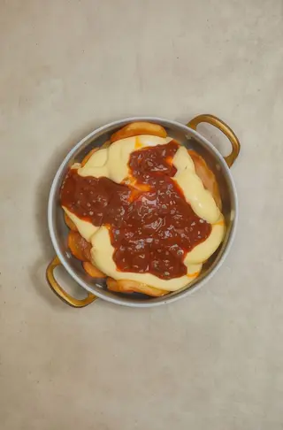 PATATAS BRAVAS DOS SALSAS